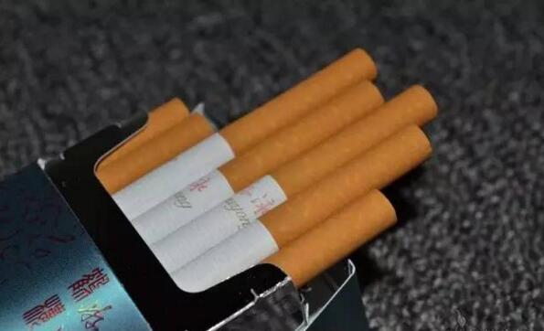 黃鶴樓游泳回歸，爺爺輩最喜愛的香煙品牌